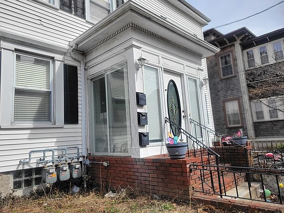 3rd image of 115 Mill St