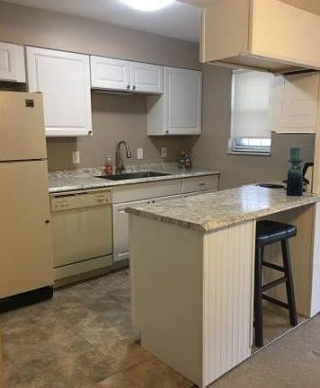 2nd image of 3126 Carnaby Ln APT B