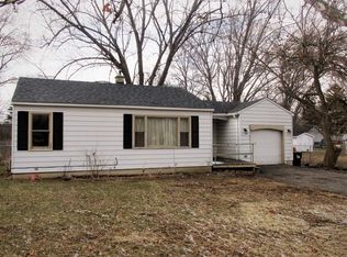 1611 Meadow Ln, McHenry, IL 60050