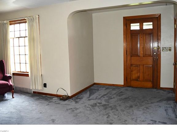 3rd image of 3617 Oak St