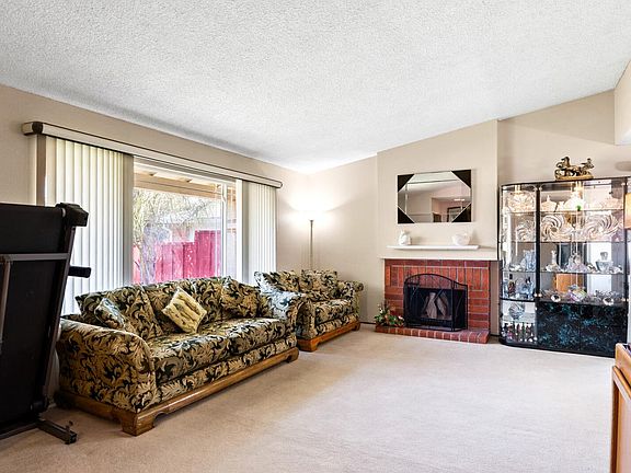 3rd image of 5084 Bougainvillea Dr