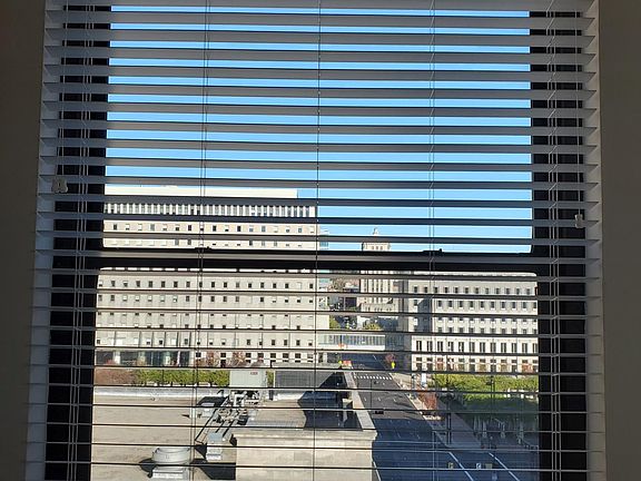 4th image of 405 Broadway St #902