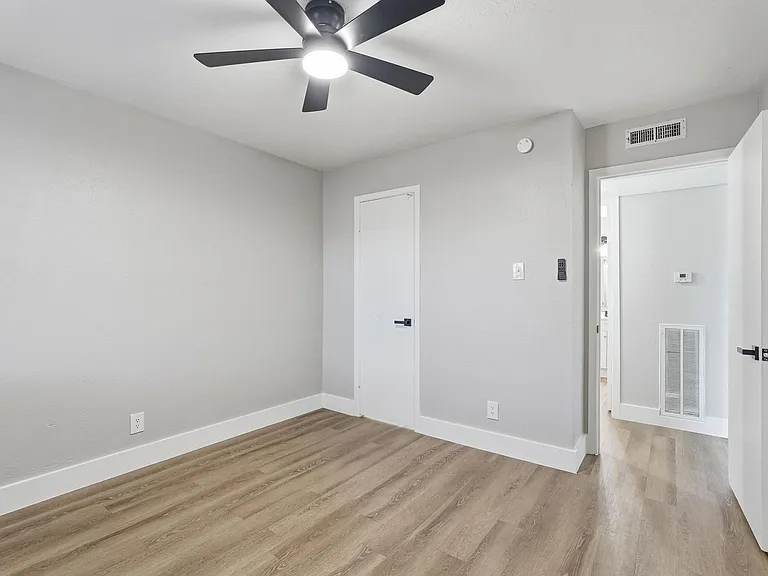 South Crest Apartments — Photo 105