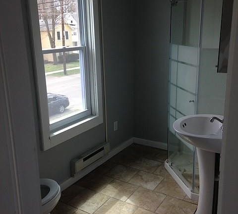 4th image of 708 W Water St