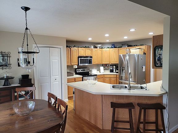 2nd image of 3372 Harbison Rd