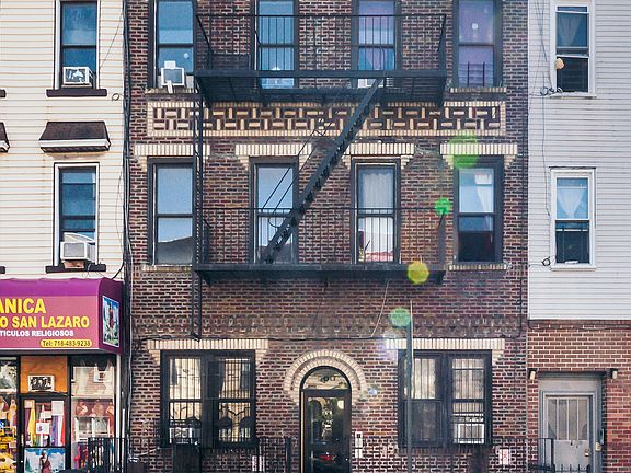 4th image of 200 Irving Ave #2N