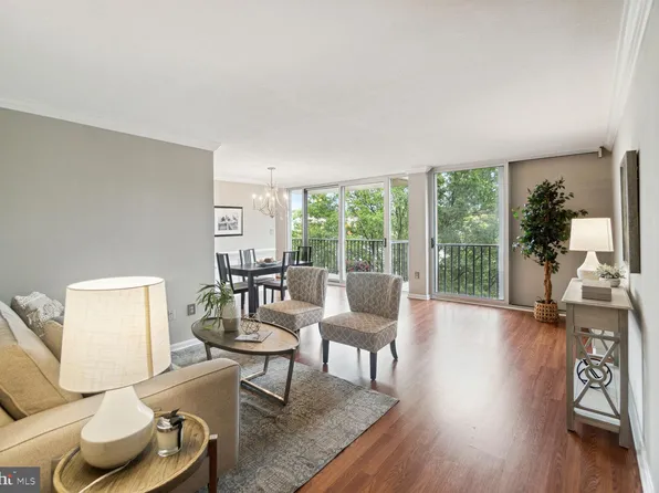 4600 S Four Mile Run Dr APT 601, Arlington, VA 22204