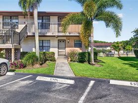 5365 Treetops Dr, Naples, FL