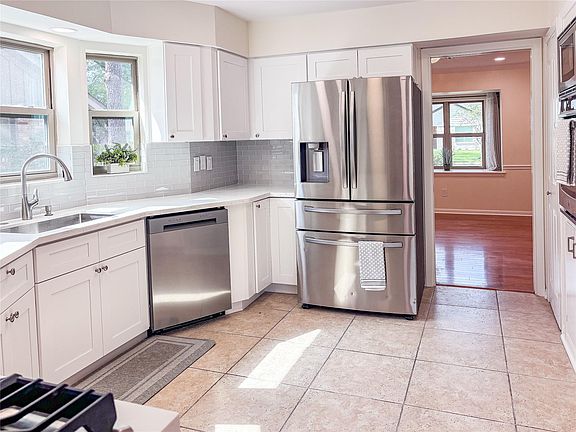 3rd image of 10503 Raritan Dr
