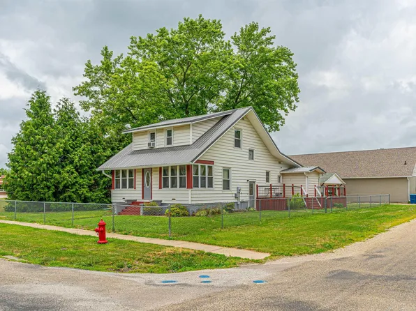 207 NE 5th St, Atlanta, IL 61723
