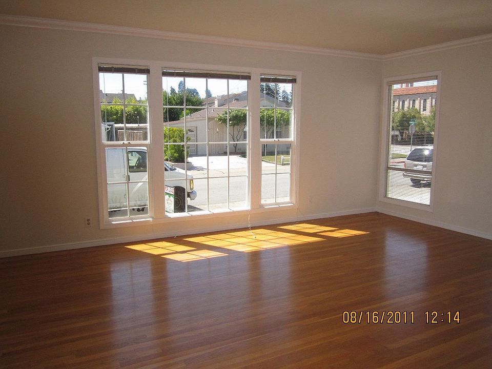 2nd image of 128 27th Ave