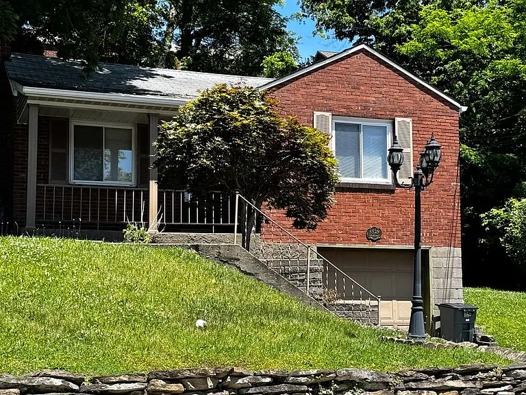 3325 Shadyway Dr — Photo 10