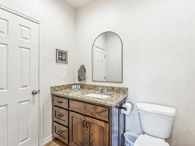 1111 W Vanderbilt St #202 — Photo 20
