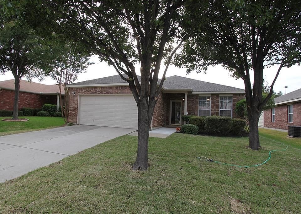 1st image of 424 Silver Oak Ln