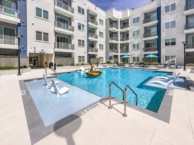 Lura Vegas Apartments — Photo 72