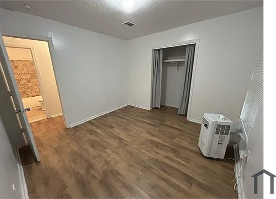 3 bed, $1,200 — Photo 3