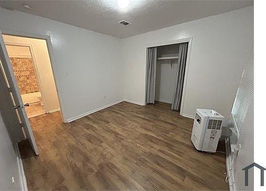 3rd image of 182 Magnolia Rd