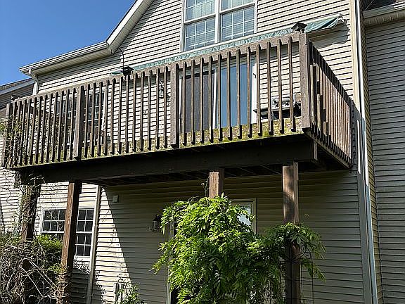 deck with retractable awning