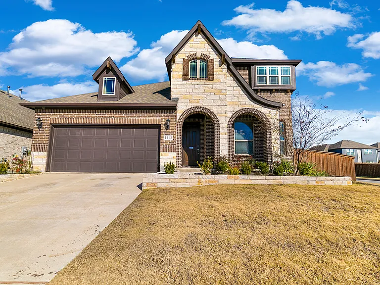 1113 Granger Dr — Photo 2