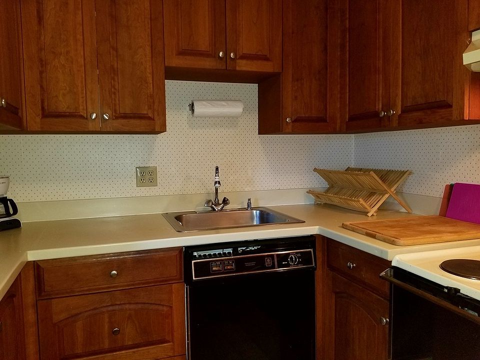 2nd image of 386 Commercial St APT 5E