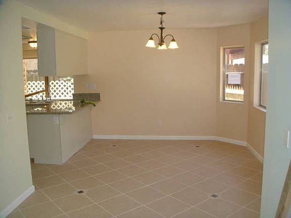 dining room with breakfas