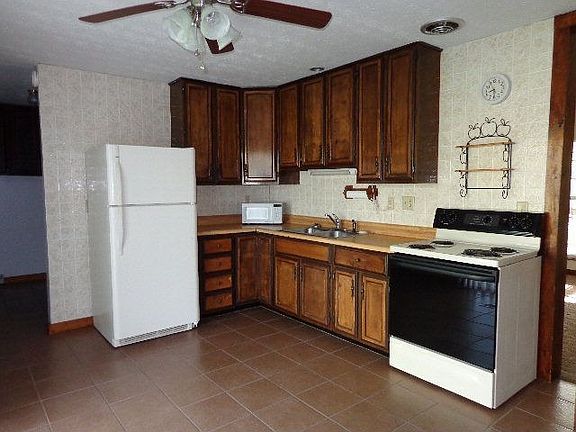 2nd image of 3073 Craven Dr