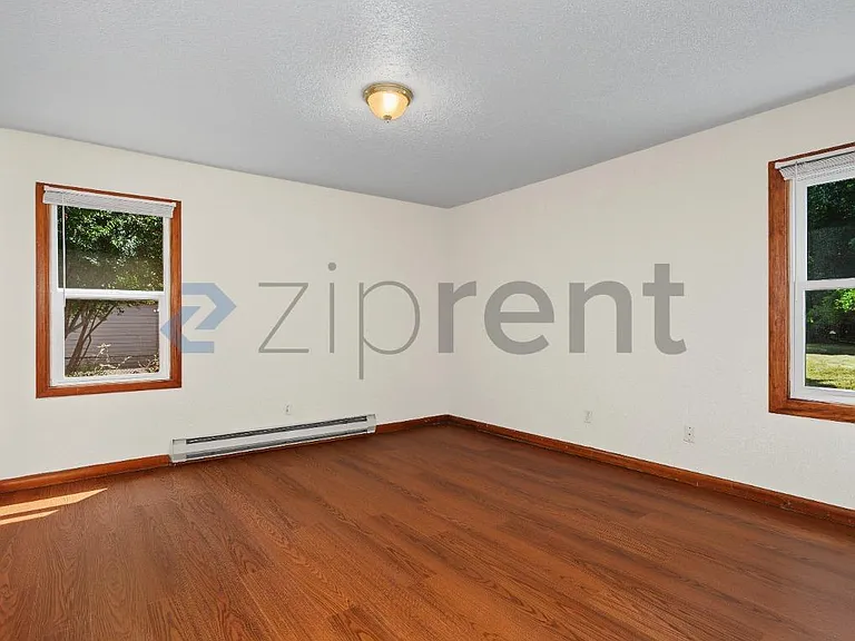 9209 NE 76th St — Photo 13