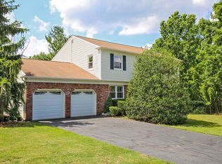 8 Llewelyn Ct, Whippany, NJ 07981