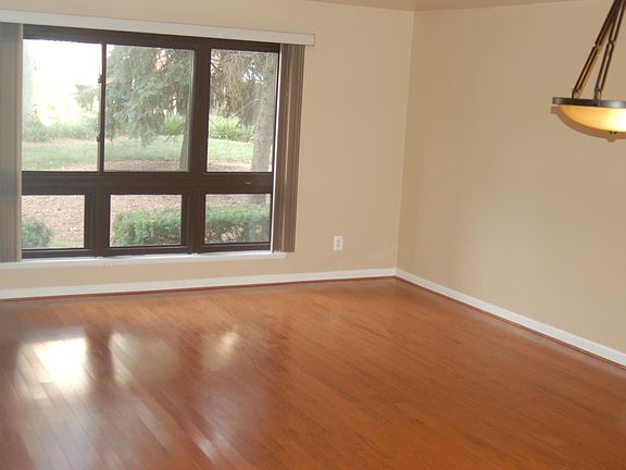 3rd image of 1758 Westwind Way