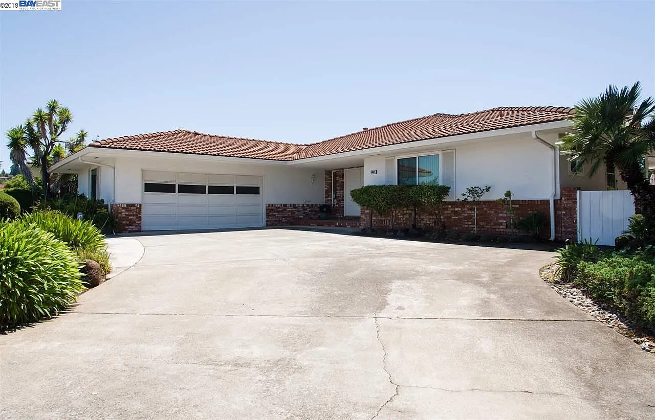3667 Oakes Dr photo 1