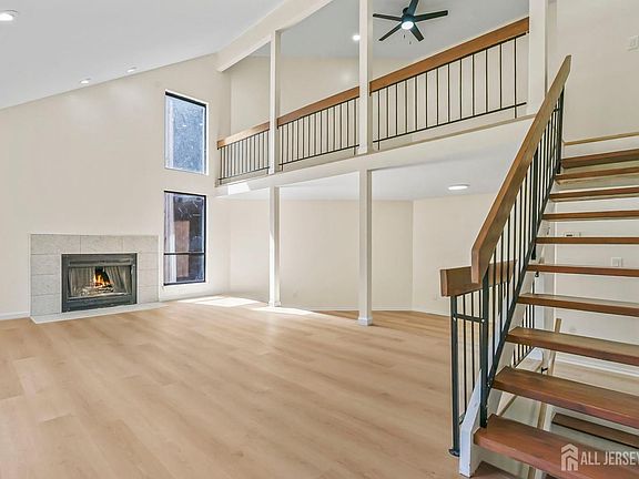 4th image of 102 Kingsberry Dr