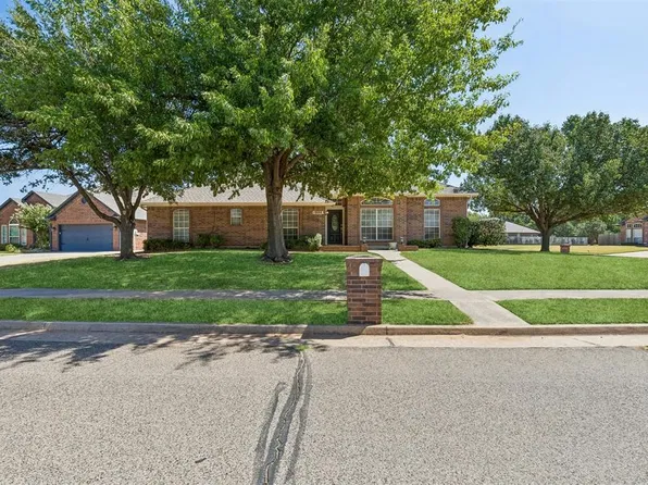 1800 Coopers Hawk Ct, Edmond, OK 73003