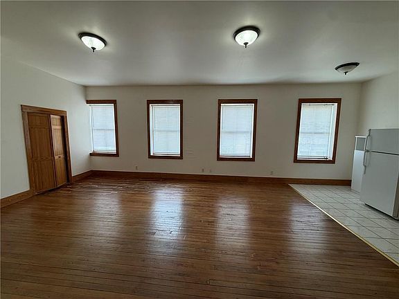 5th image of 459 Dauphin St #D