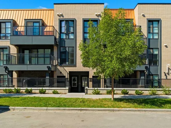 4270 SE Norford Ave NW #304, Calgary, AB T3B 6M2