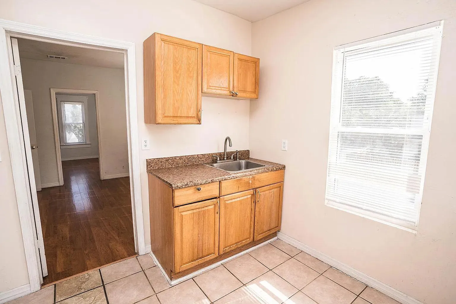 1 bed, 637 sqft, $1,350 — Photo 2