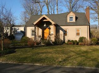 13 Homewood Rd, Hartsdale, NY 10530