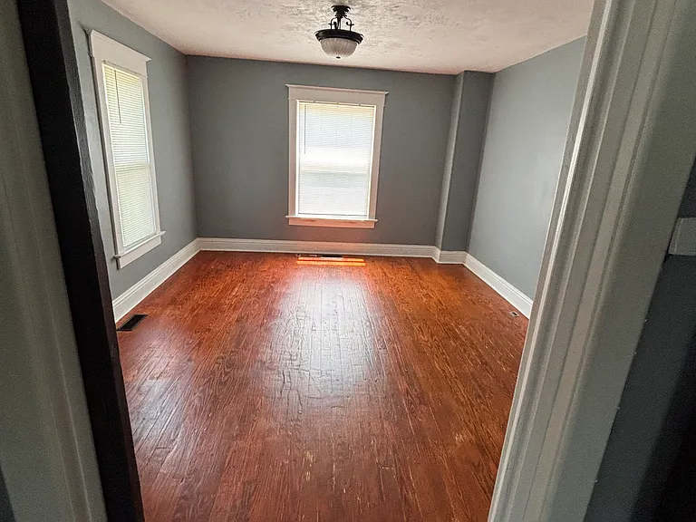 419 Alice Ave — Photo 10