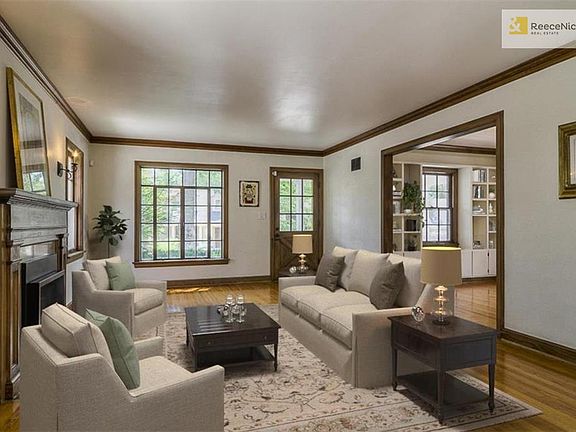 4th image of 2118 W 48th Ter