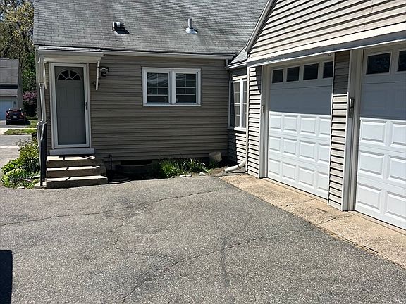 2nd image of 109 Eddywood St