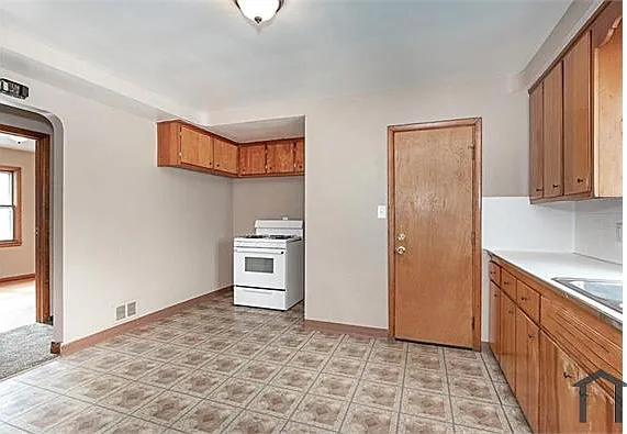 4633 Warner Rd #UP — Photo 8