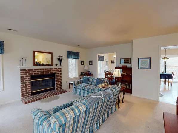 1632 Stoney Creek Dr, Charlottesville, VA 22902