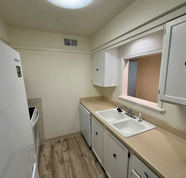 2 bed, 864 sqft, $950 — Photo 4