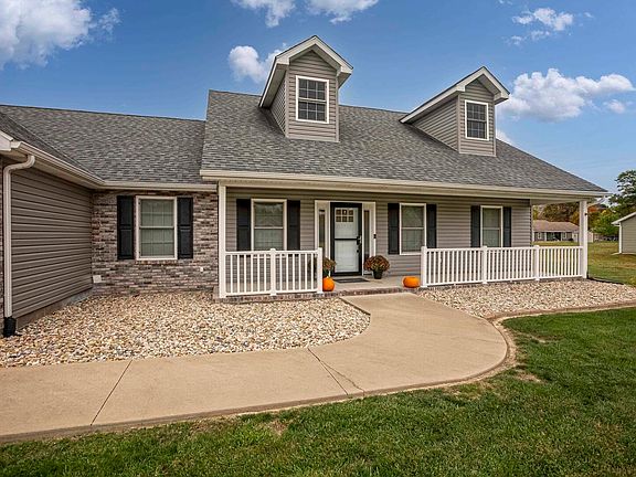 4th image of 11140 Maggie Dr