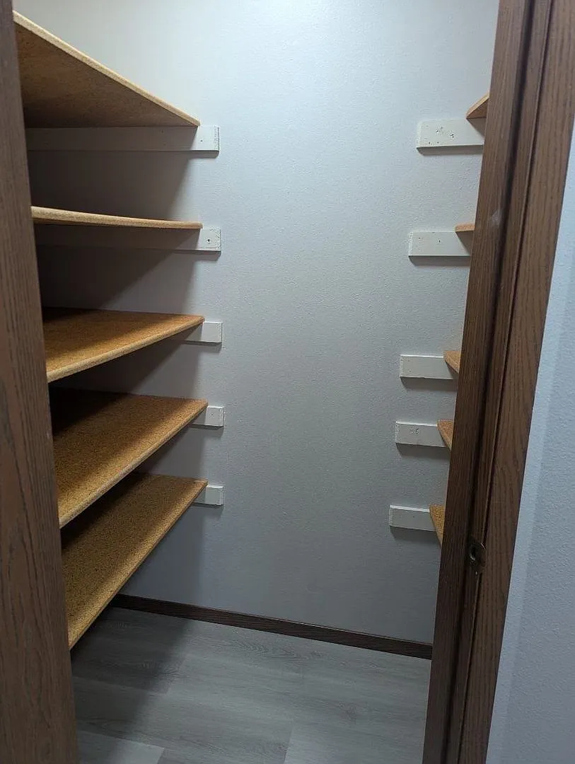 305 East N (Ogallala,NE) - Cedar Wood Apartments — Photo 4