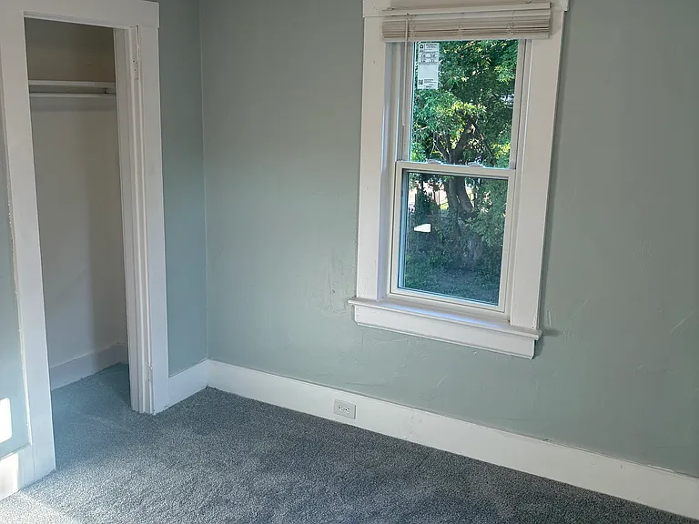 1086 Joy Ave — Photo 23