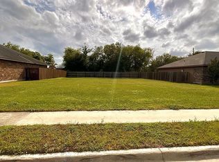 1011 Bluecrest Ln, Beeville, TX 78102