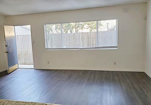 2nd image of 2025 S Sepulveda Blvd #7