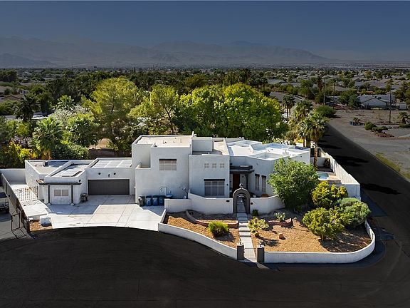 2nd image of 6501 W El Campo Grande Ave