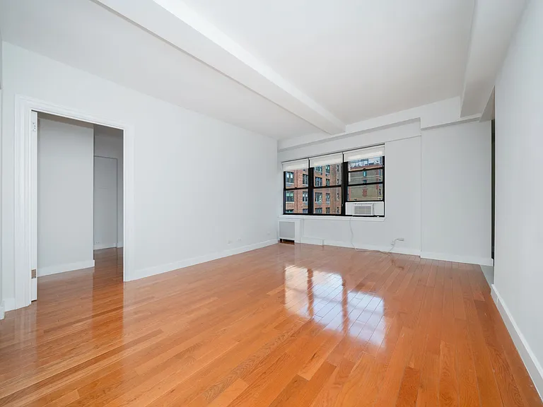 400 E 57th St #12O — Photo 2