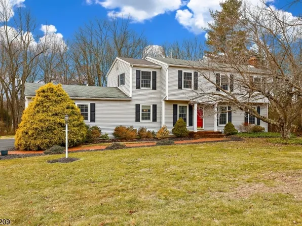 21 Quail Run, Washington Twp., NJ 07853